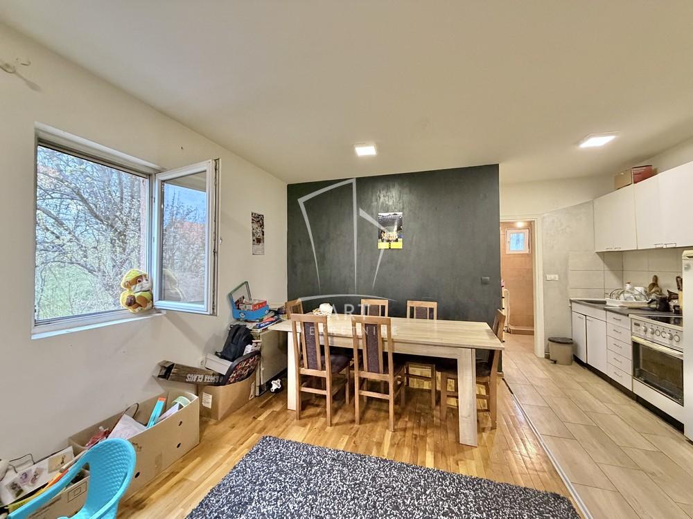 Slika 2 - Vladimira Rolovića, Trosoban stan na prodaju, 45m2, 85.000€