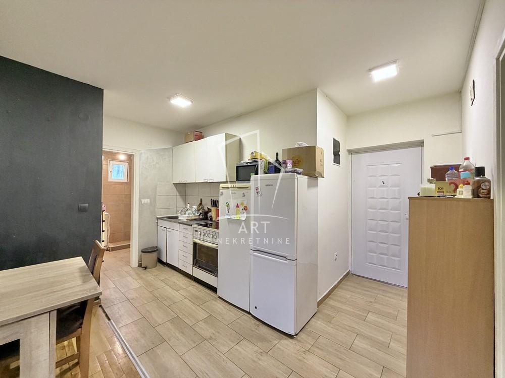 Slika 3 - Vladimira Rolovića, Trosoban stan na prodaju, 45m2, 85.000€