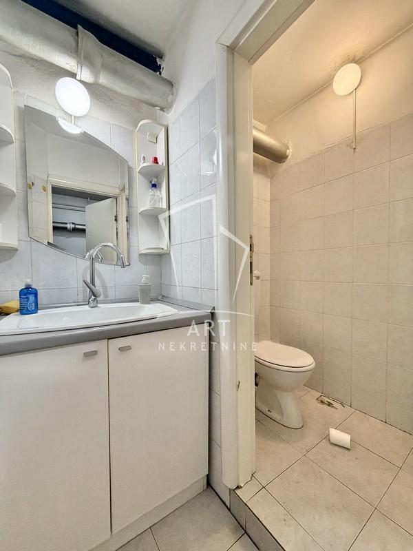 Slika 9 - Bulevar Arsenija Čarnojevića,  Lokal za izdavanje, 109m2, 2.400€