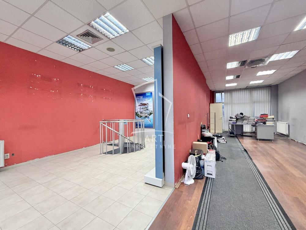 Slika 2 - Bulevar Arsenija Čarnojevića,  Lokal za izdavanje, 109m2, 2.400€