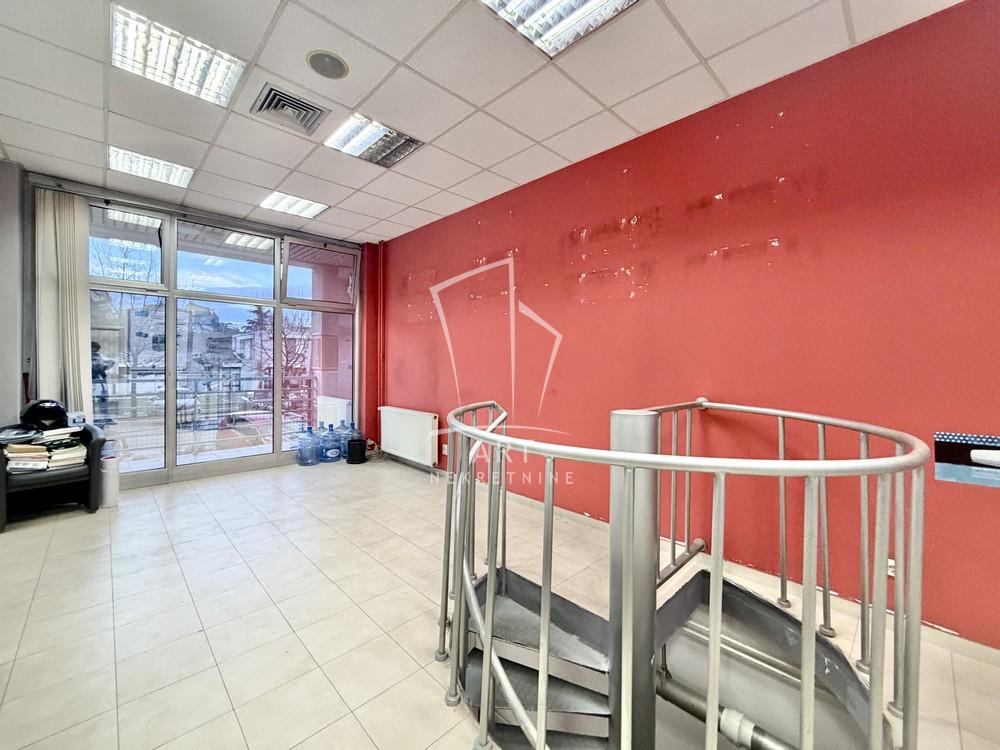 Slika 6 - Bulevar Arsenija Čarnojevića,  Lokal za izdavanje, 109m2, 2.400€