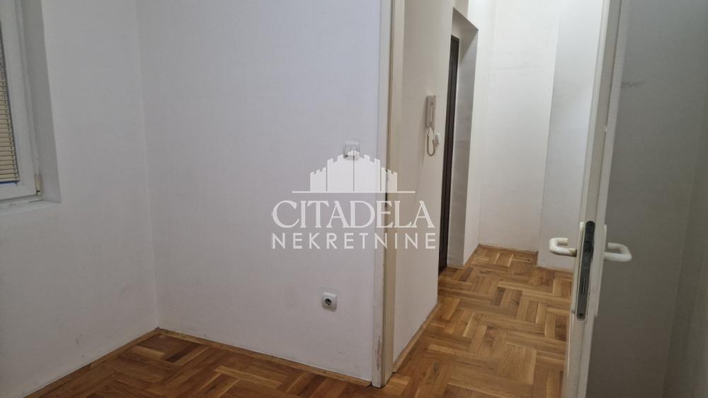 Slika 3 - Matice Srpske, Jednoiposoban stan na prodaju, 39m2, 99.500€