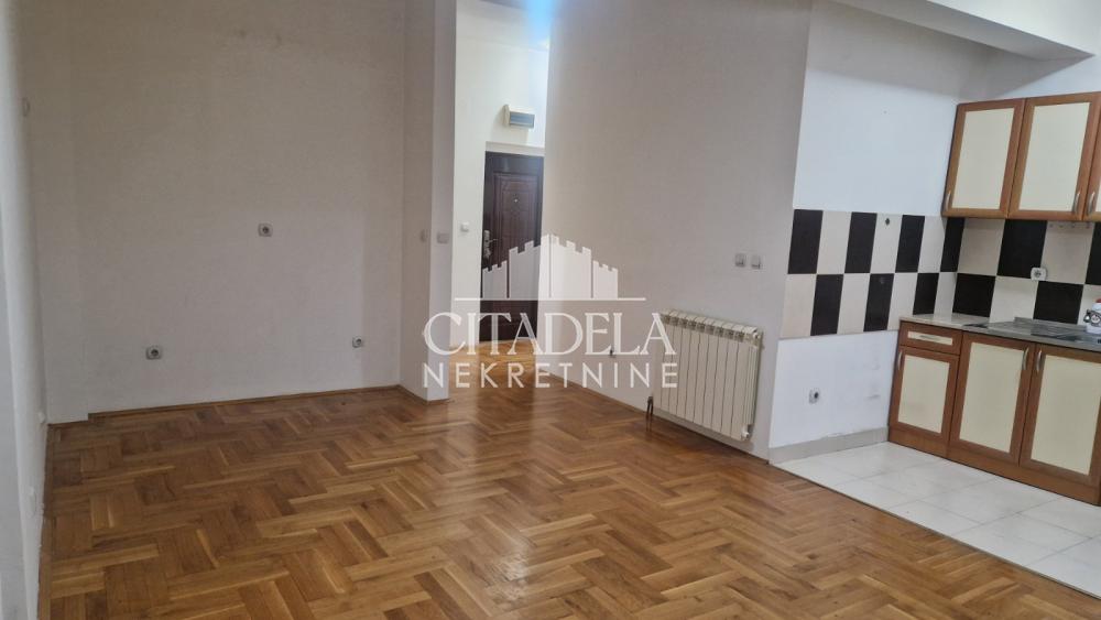 Slika 9 - Matice Srpske, Jednoiposoban stan na prodaju, 39m2, 99.500€