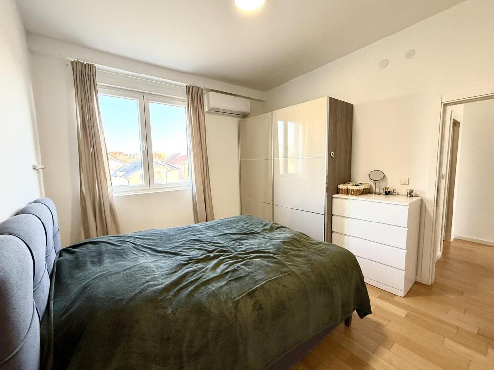 Slika 10 - Zore Drempetić, Trosoban stan za izdavanje, 160m2, 1.250€