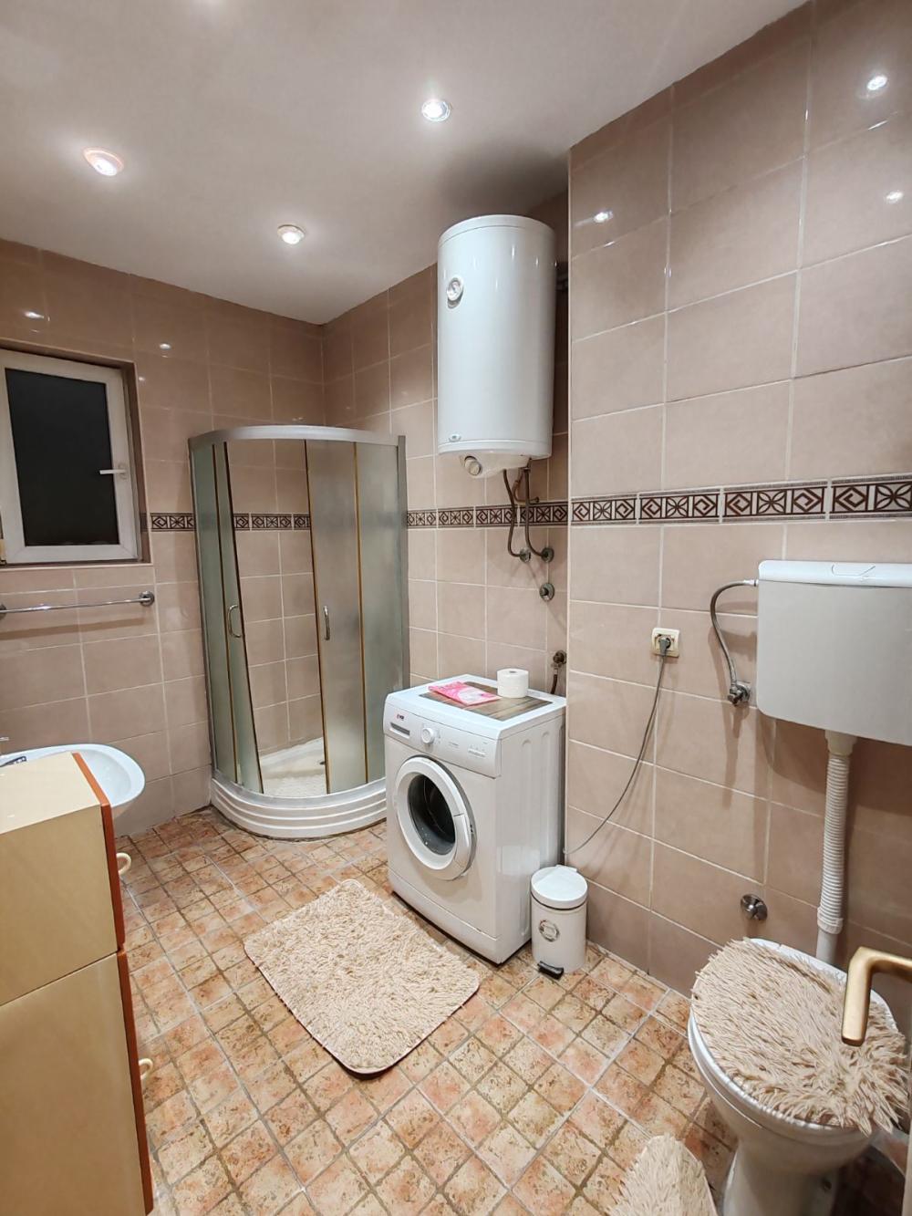 Slika 1 - Dvosoban stan za izdavanje, 54m2, 650€