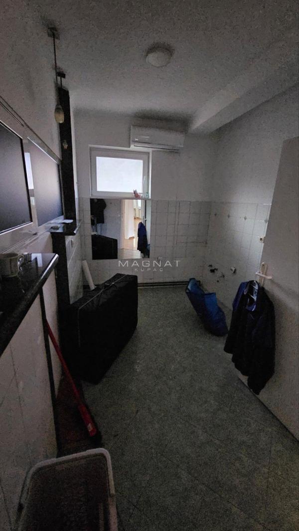 Slika 8 - Slikarska ulica, Četvorosoban stan za izdavanje, 130m2, 1.000€