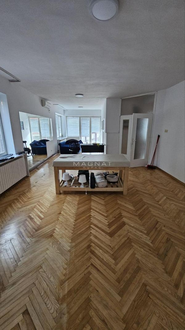 Slika 1 - Slikarska ulica, Četvorosoban stan za izdavanje, 130m2, 1.000€