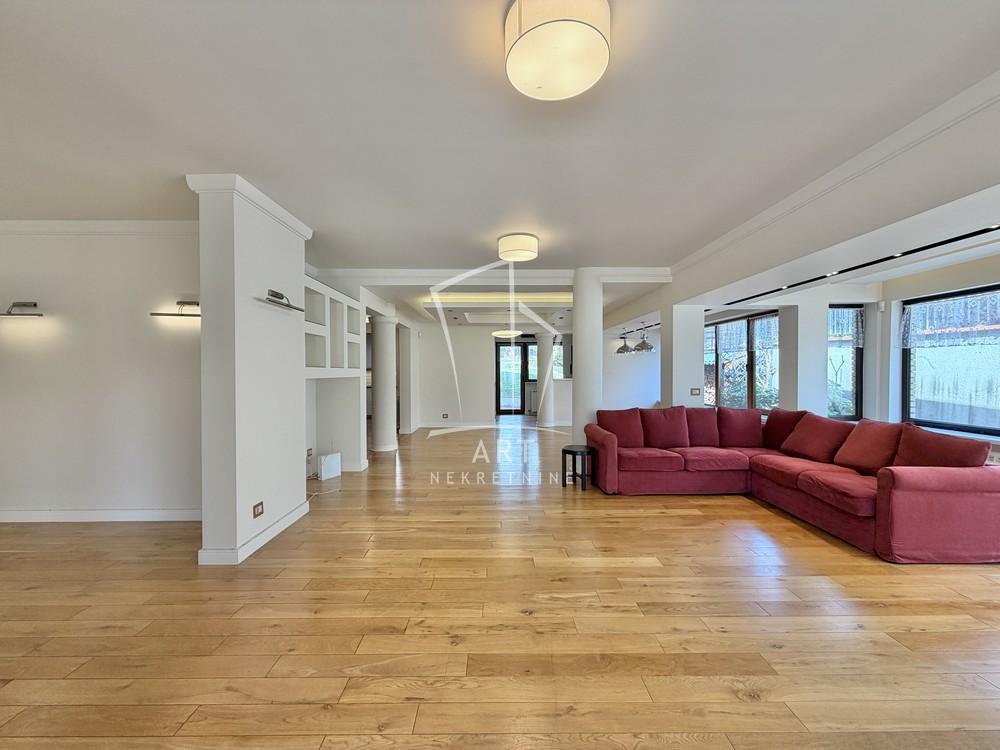 Slika 2 - Beogradskog bataljona,  Kuća za izdavanje, 383m2, 4.000€