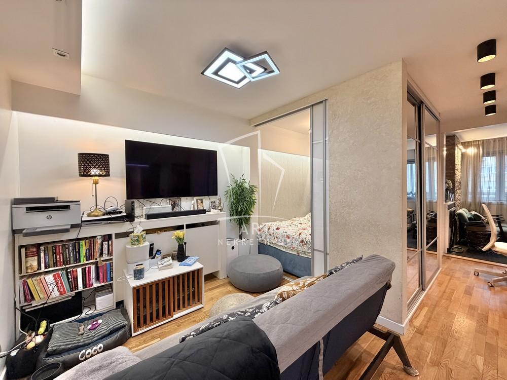 Glavna slika -Bulevar despota Stefana, Trosoban stan na prodaju, 54m2, 220.000€