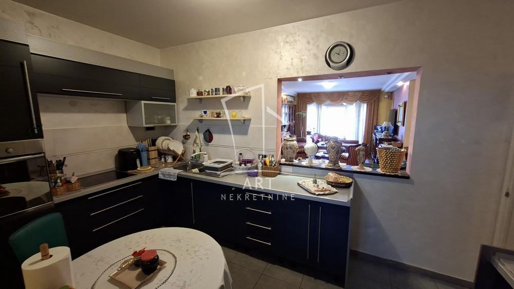 Slika 4 - Veselina Masleše,  Kuća na prodaju, 265m2, 580.000€