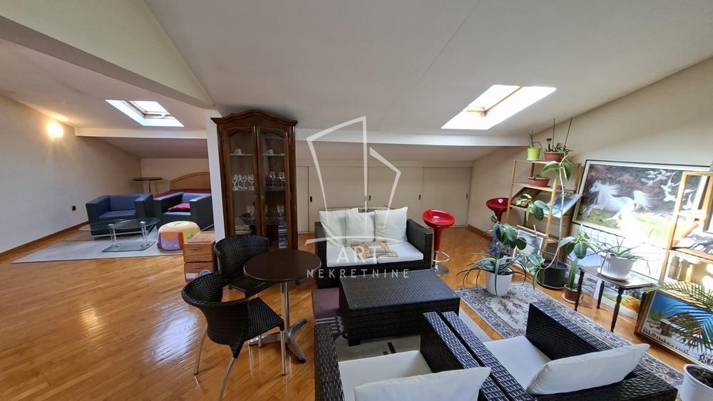 Slika 10 - Veselina Masleše,  Kuća na prodaju, 265m2, 580.000€