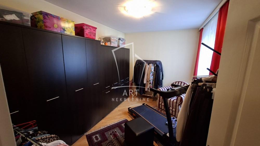 Slika 9 - Veselina Masleše,  Kuća na prodaju, 265m2, 580.000€