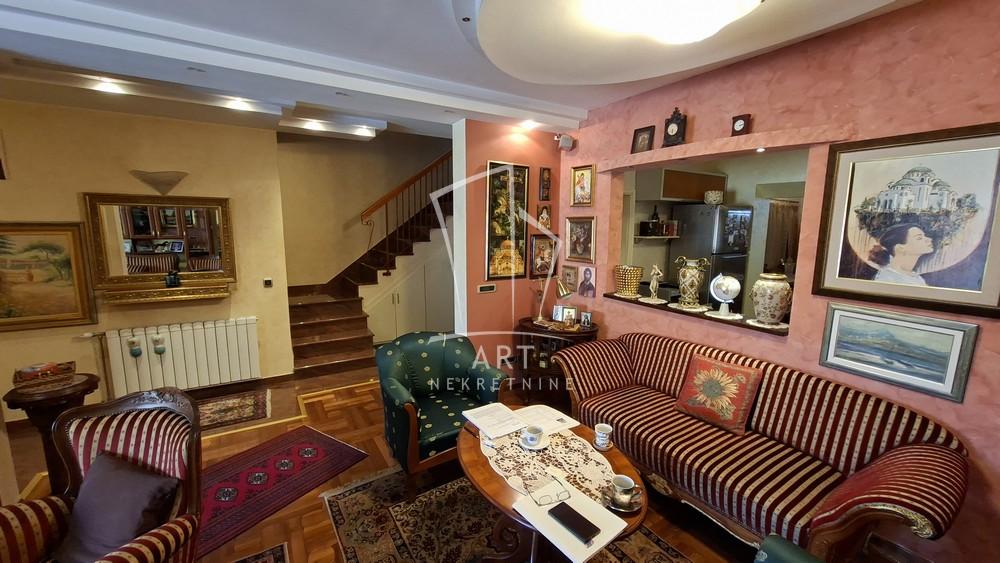 Slika 2 - Veselina Masleše,  Kuća na prodaju, 265m2, 580.000€