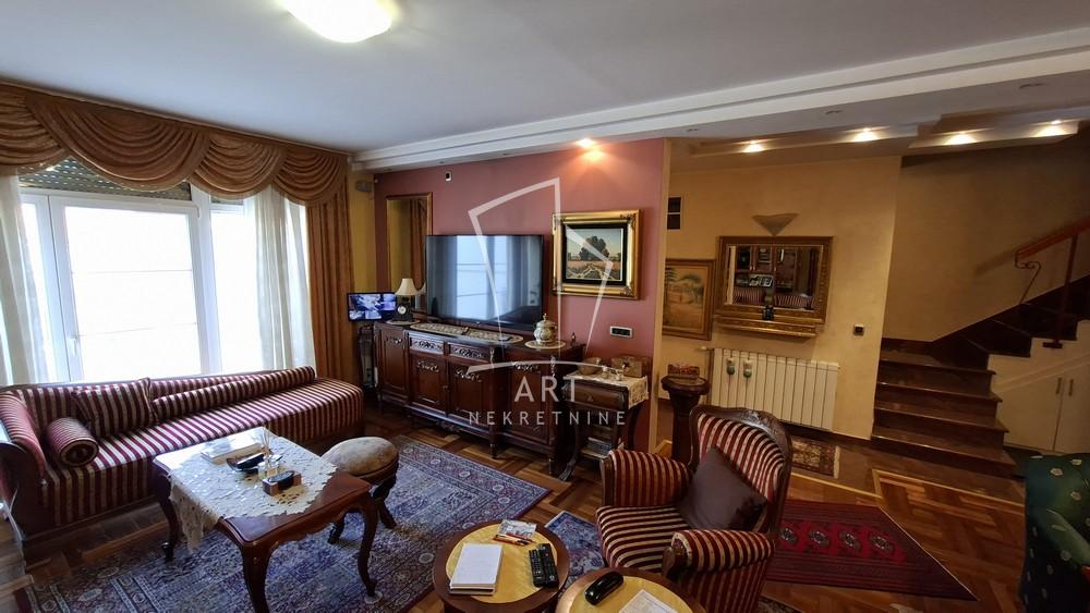 Slika 1 - Veselina Masleše,  Kuća na prodaju, 265m2, 580.000€