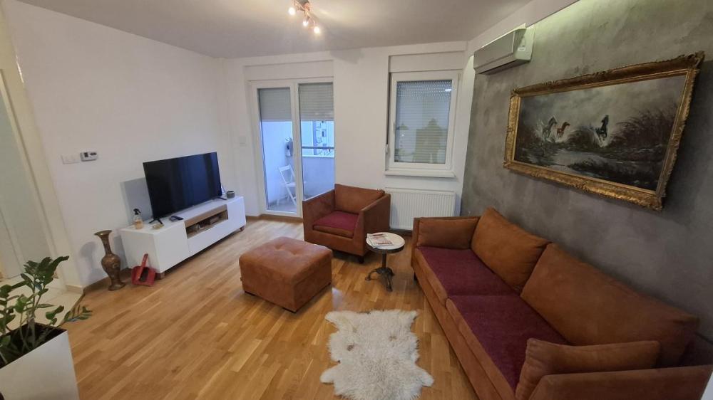 Slika 1 - Jednoiposoban stan za izdavanje, 43m2, 500€