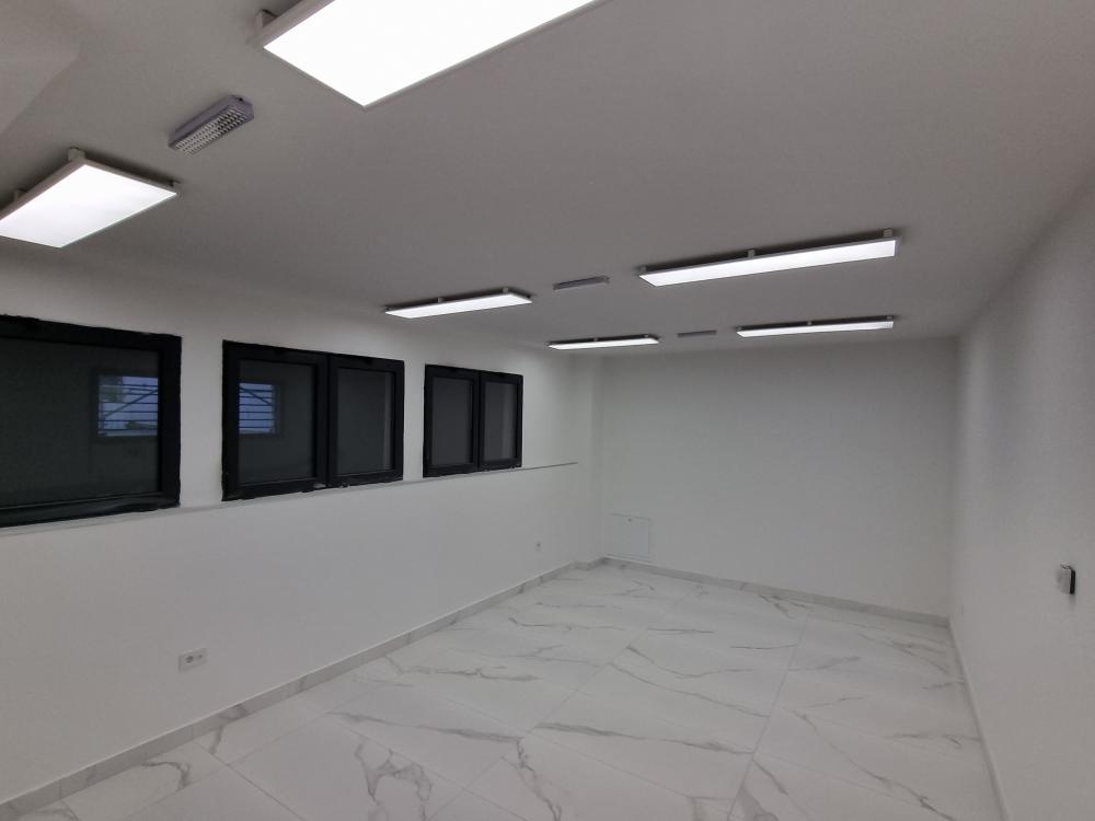 Slika 3 - Lovćenska 6A,  Lokal za izdavanje, 147m2, 2.500€