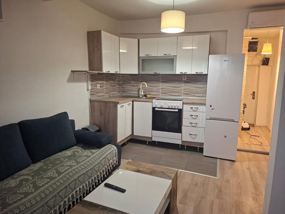 Glavna slika - Kuća za izdavanje, 40m2, 320€