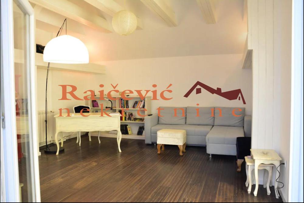 Slika 1 - Topolska, Trosoban stan na prodaju, 82m2, 320.000€