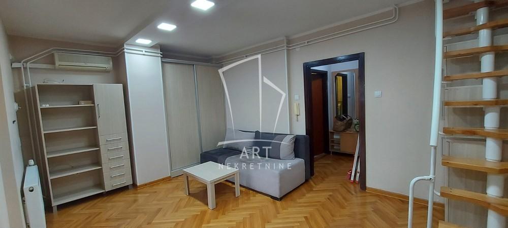Slika 1 - Zaplanjska, Trosoban stan za izdavanje, 24m2, 600€