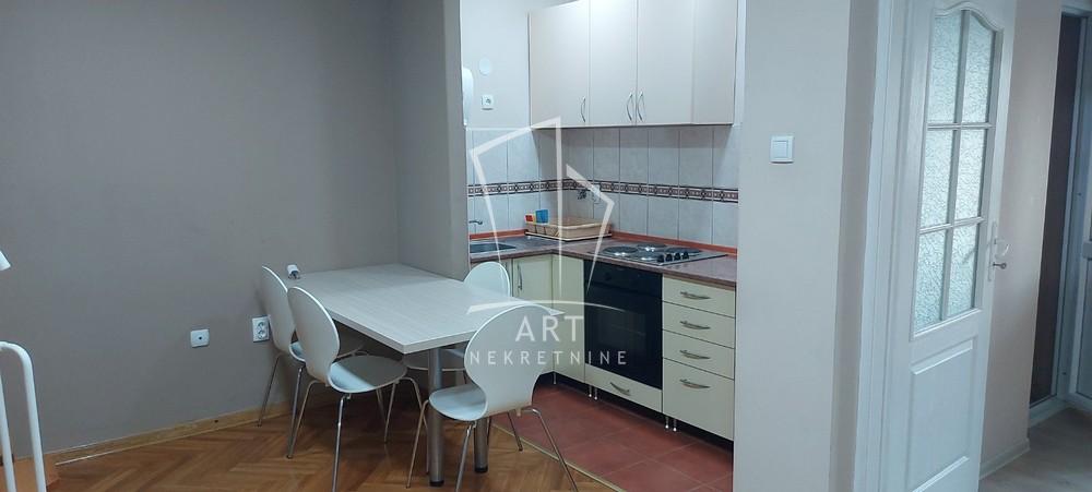 Slika 3 - Zaplanjska, Trosoban stan za izdavanje, 24m2, 600€