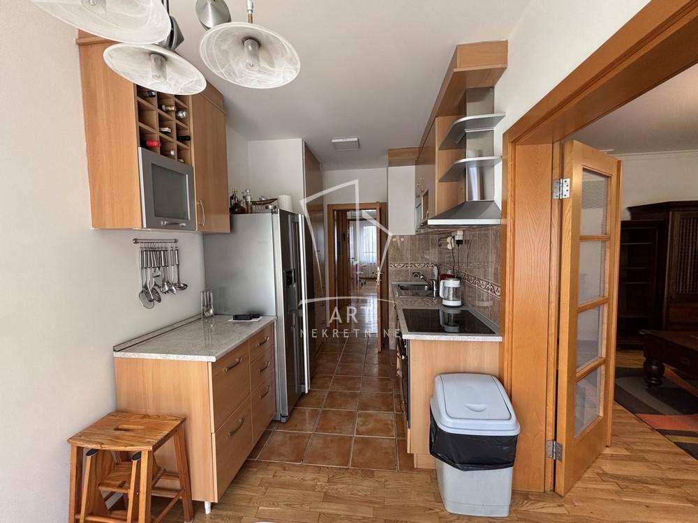Slika 3 - Pjarona de Mondezira, Trosoban stan za izdavanje, 77m2, 1.250€