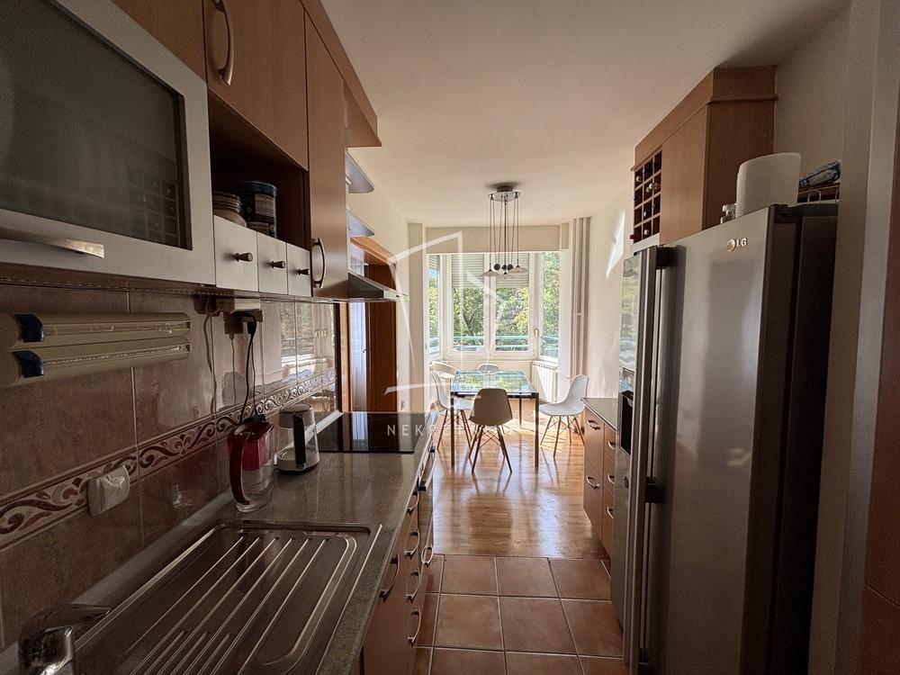 Slika 2 - Pjarona de Mondezira, Trosoban stan za izdavanje, 77m2, 1.250€