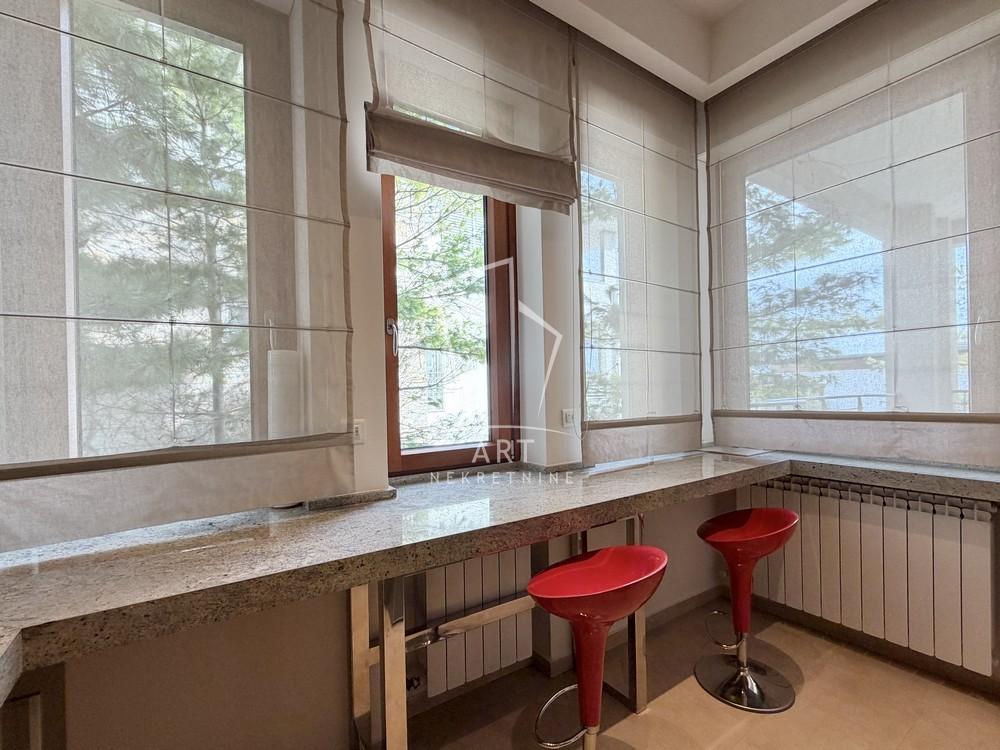 Slika 7 - Flore Sends, Petosoban stan za izdavanje, 162m2, 2.500€