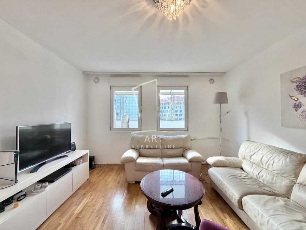 Slika 1 - Brdovita, Dvoiposoban stan na prodaju, 69m2, 280.000€