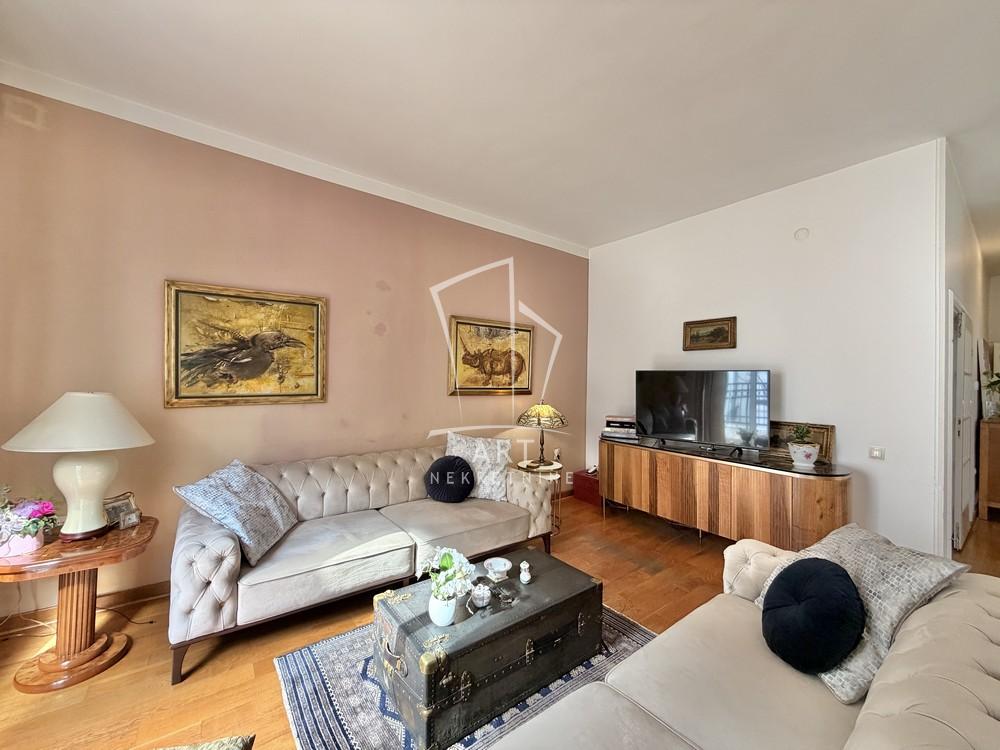 Slika 1 - Čedomilja M. Todorovića,  Kuća na prodaju, 612m2, 1.100.000€