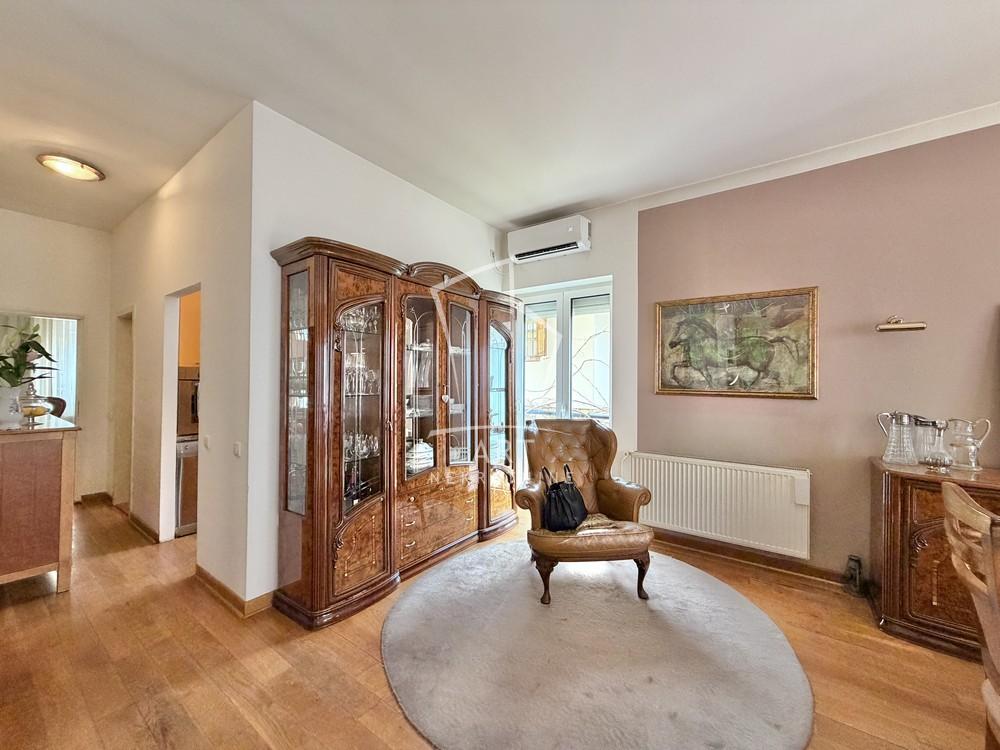 Slika 2 - Čedomilja M. Todorovića,  Kuća na prodaju, 612m2, 1.100.000€