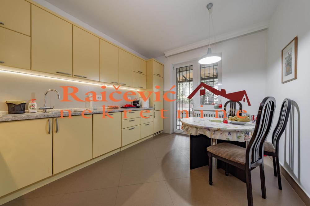 Slika 5 - Mihaila Avramovica, Trosoban stan na prodaju, 98m2, 415.000€