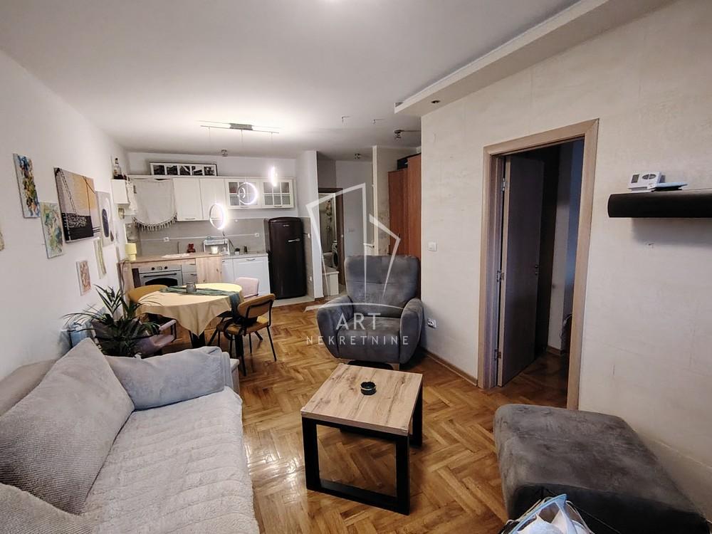 Slika 1 - Cara Dušana, Dvosoban stan za izdavanje, 48m2, 550€