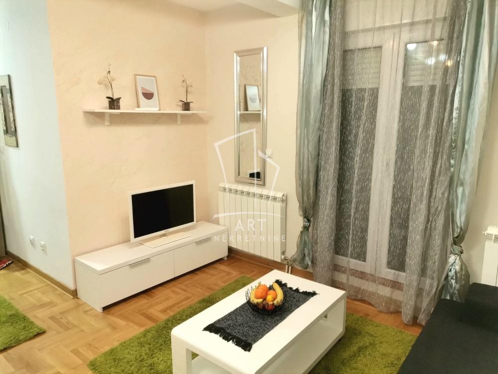 Slika 1 - Tikveška, Dvosoban stan za izdavanje, 41m2, 600€