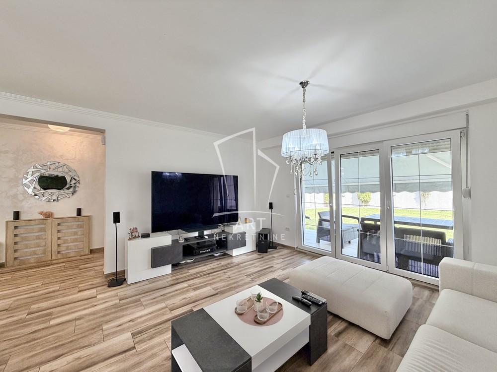 Slika 1 - Zmaja Ognjenog Vuka,  Kuća na prodaju, 230m2, 580.000€