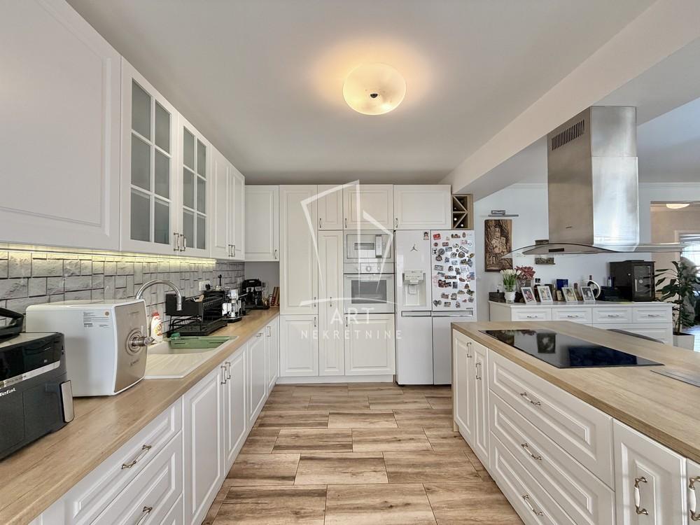 Slika 5 - Zmaja Ognjenog Vuka,  Kuća na prodaju, 230m2, 580.000€