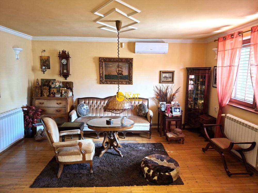 Slika 7 - Ravničarska, Kuća na prodaju, 265m2, 280.000€