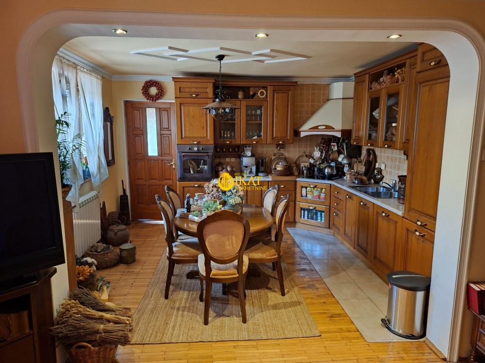 Slika 8 - Ravničarska, Kuća na prodaju, 265m2, 280.000€