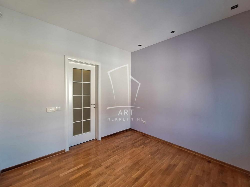 Slika 1 - Drinićka,  Kuća za izdavanje, 125m2, 2.800€