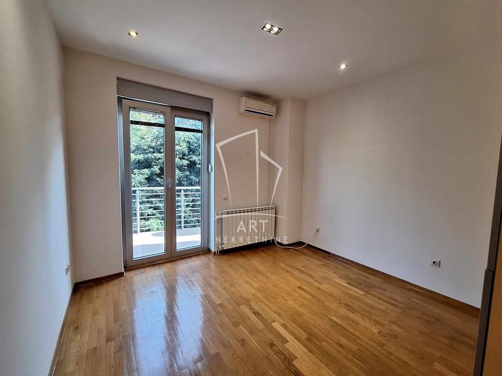 Slika 2 - Drinićka,  Kuća za izdavanje, 125m2, 2.800€