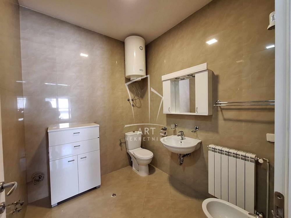 Slika 10 - Drinićka, Petosoban stan za izdavanje, 125m2, 2.800€