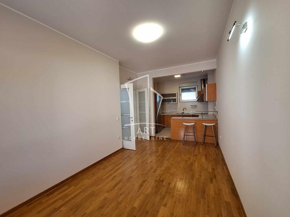 Slika 3 - Drinićka, Petosoban stan za izdavanje, 125m2, 2.800€