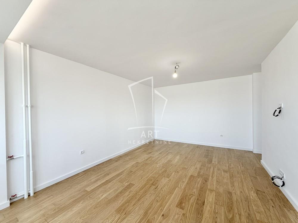 Slika 2 - Bulevar Arsenija Čarnojevića, Četvorosoban stan na prodaju, 95m2, 325.000€