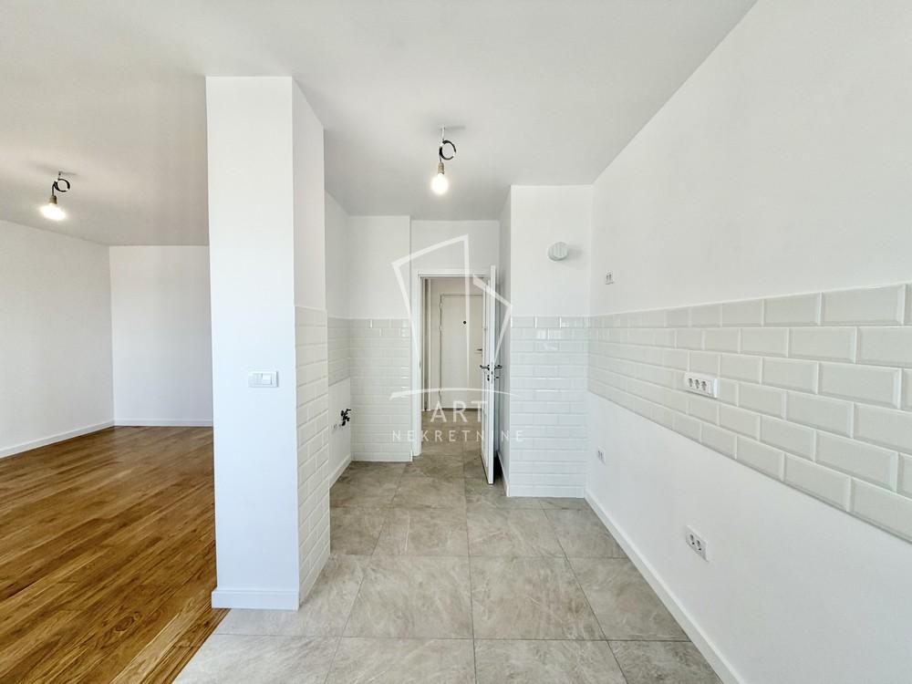 Slika 3 - Bulevar Arsenija Čarnojevića, Četvorosoban stan na prodaju, 95m2, 325.000€