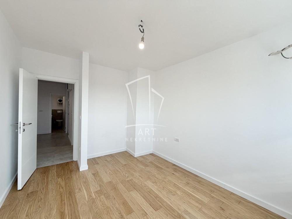 Slika 7 - Bulevar Arsenija Čarnojevića, Četvorosoban stan na prodaju, 95m2, 325.000€