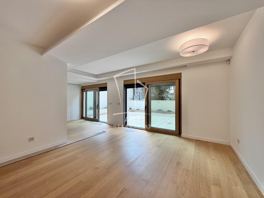 Glavna slika -Požarevačka,  Lokal za izdavanje, 124m2, 3.480€