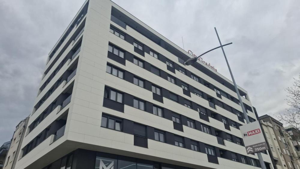 Glavna slika -Četvorosoban stan na prodaju, 80m2, 286.000€