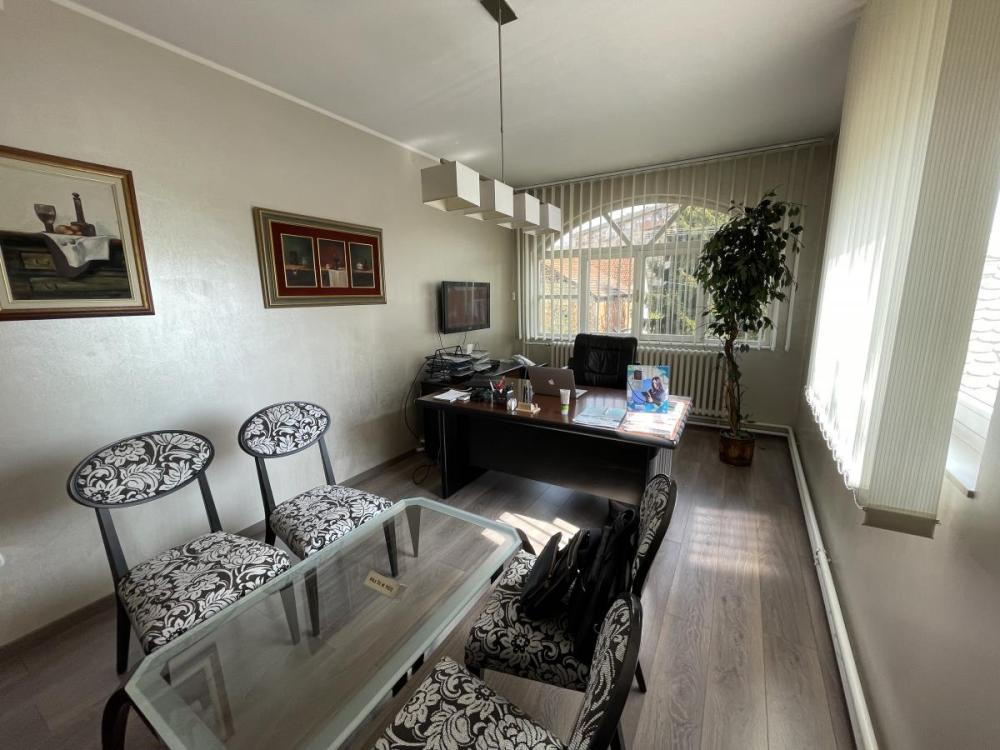 Slika 1 -  Lokal za izdavanje, 120m2, 1.100€