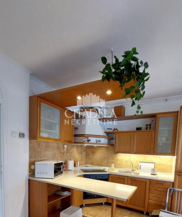 Slika 2 - Neznanog Junaka, Trosoban stan za izdavanje, 75m2, 900€