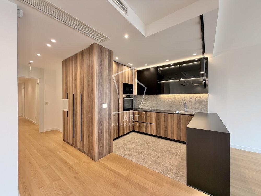 Slika 3 - Požarevačka,  Lokal za izdavanje, 147m2, 3.480€