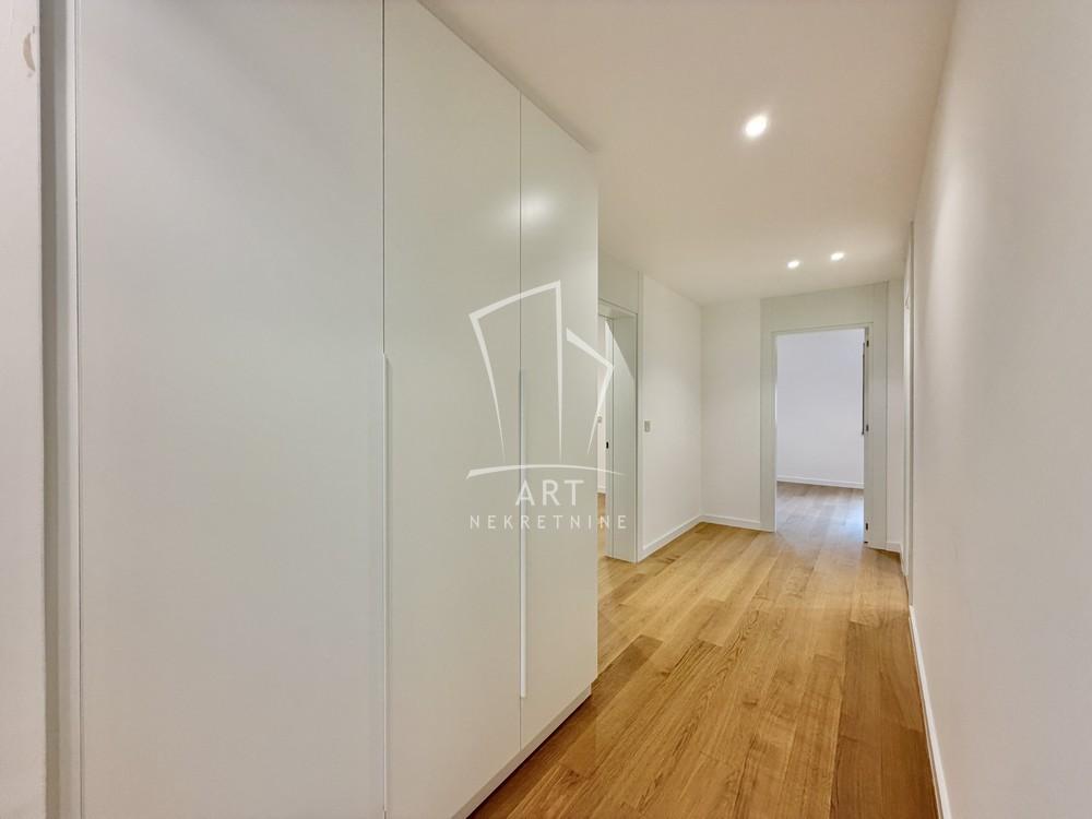 Slika 6 - Požarevačka,  Lokal za izdavanje, 147m2, 3.480€